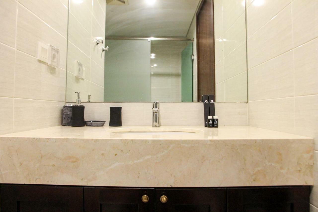 Elegant 1Br Kemang Village Apartment By Travelio 雅加达 外观 照片